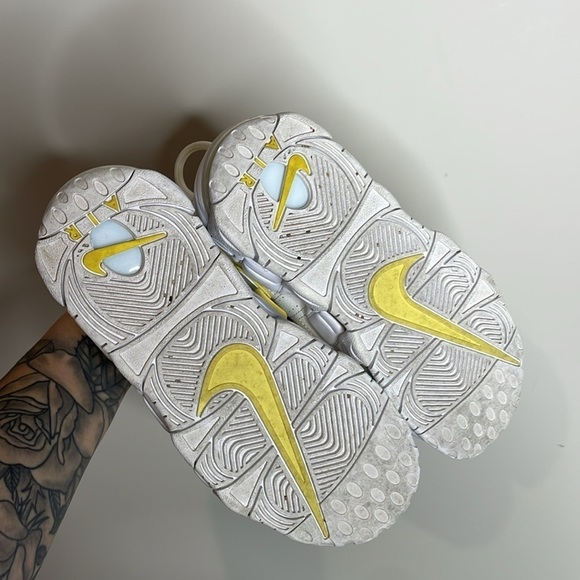 Nike | Women’s Uptempo Sneakers in Light Citron Size 7 - Picture 7 of 8